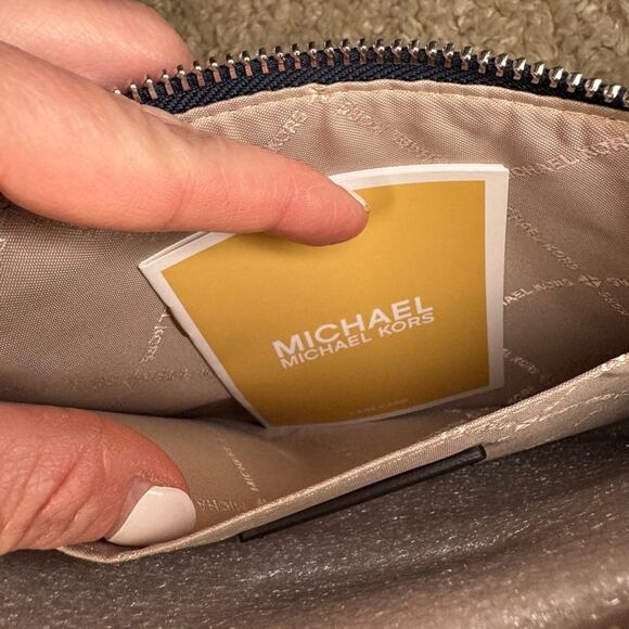 Michael Kors Jet Set Convertible Travel Leather Wristlet Bag Navy NWT - Picture 4 of 8